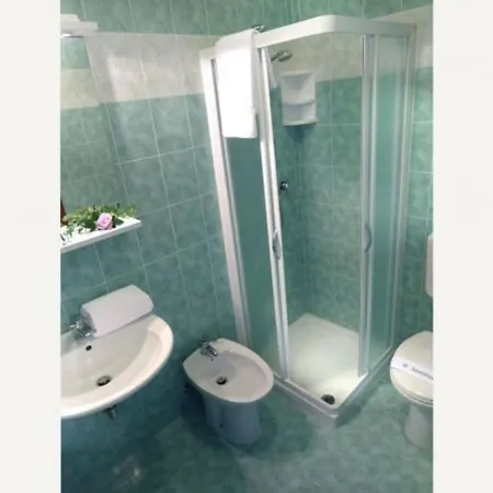 Modern Retreat With Terrace Near The ביביונה