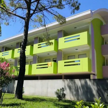 Modern Retreat With Terrace Near The Apartmán